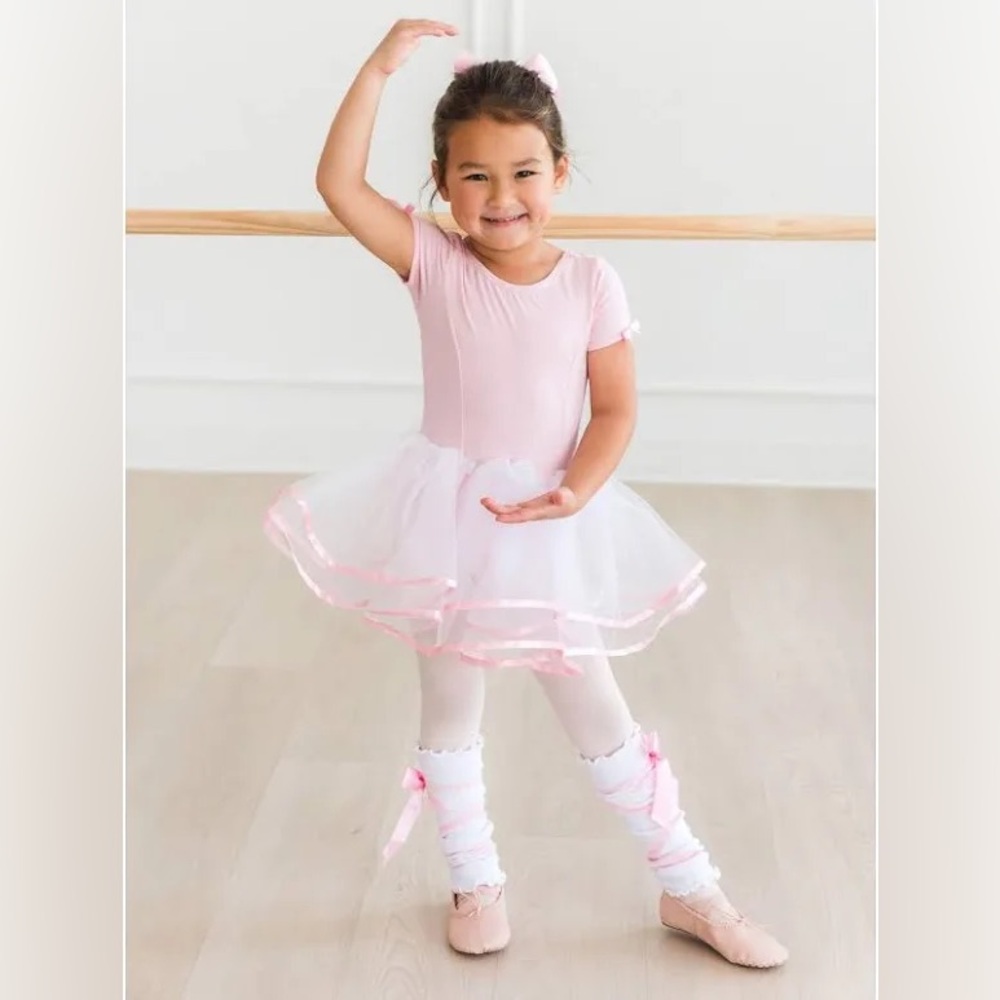 RuffleButts Girls Signature Tutu Leotard and Ballet Bow Leg Warmers Set size 6-7